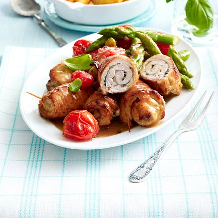 Schnitzelröllchen mit grünem Spargel Rezept
