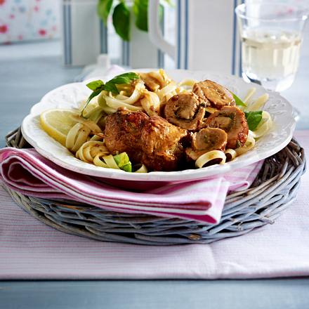 Schnitzelröllchen mit Mozzarella- Pesto-Füllung Rezept