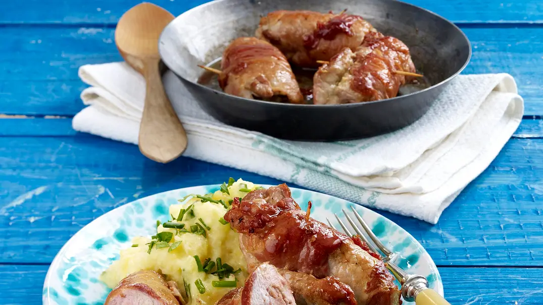 Schnitzelröllchen mit Kartoffelstampf Rezept - Foto: LECKER @ Bauer Media Group