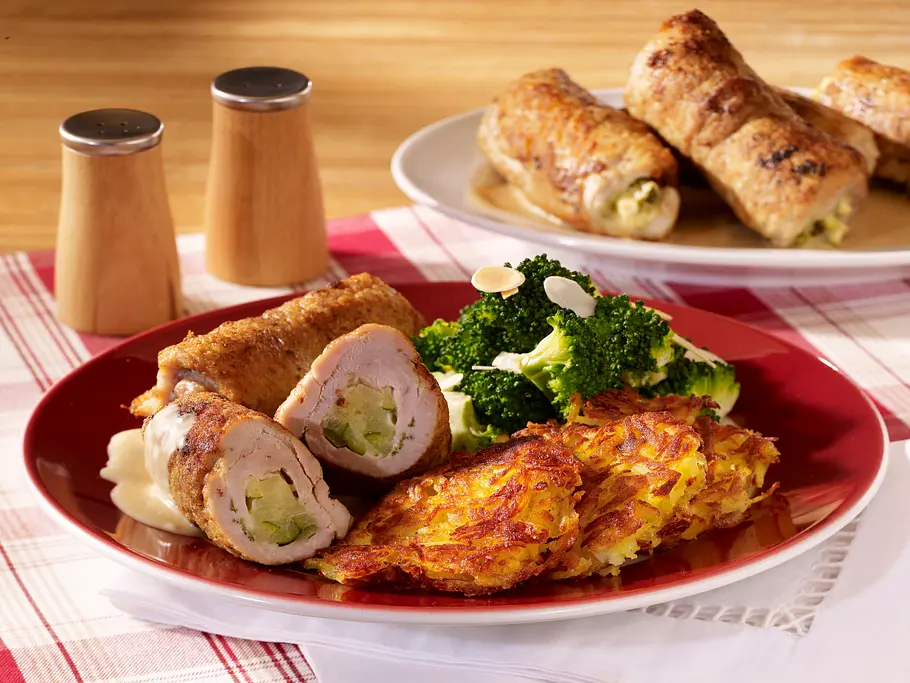 Schnitzelröllchen mit Käse-Zucchini-Füllung Rezept