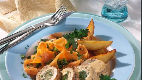 Schnitzelrouladen und Erbsen-Möhren-Gemüse (Diabetiker) Rezept - Foto: House of Food / Bauer Food Experts KG