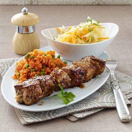 Schnitzelspieße mit Tomatenreis Rezept Schnitzelspieße mit Tomatenreis Rezept
