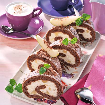 Schoko-Biskuitrolle mit Birnensahne Rezept Schoko-Biskuitrolle mit Birnensahne Rezept
