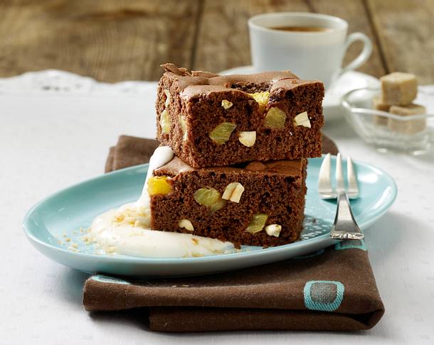 Schoko-Brownies mit Ananas und Erdnüssen auf Kokoscreme Rezept Schoko-Brownies mit Ananas und Erdnüssen auf Kokoscreme Rezept