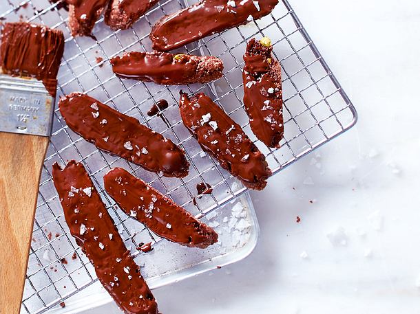 Schoko-Cantuccini mit Meersalz Rezept Schoko-Cantuccini mit Meersalz Rezept