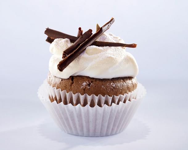 Schoko-Cupcakes (Muffins) mit Baiserhaube (vier mal anders) Rezept Schoko-Cupcakes (Muffins) mit Baiserhaube (vier mal anders) Rezept
