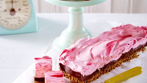 Schoko-Fudge mit Himbeer-Marshmallow Rezept - Foto: House of Food / Bauer Food Experts KG