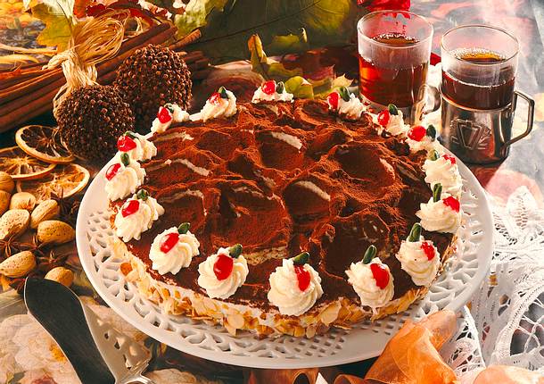 Schoko-Kirschtorte Rezept Schoko-Kirschtorte Rezept