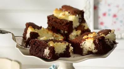 Schoko-Kokos-Brownie Rezept - Foto: LECKER @ Bauer Media Group