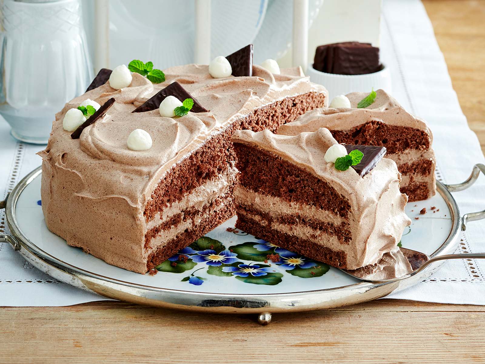 Schoko-Minz-Torte Rezept | LECKER