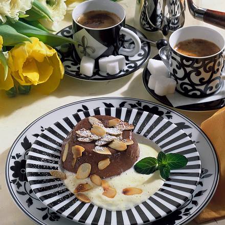 Schoko-Mocca-Mandelpudding mit Vanilleschaum Rezept Schoko-Mocca-Mandelpudding mit Vanilleschaum Rezept