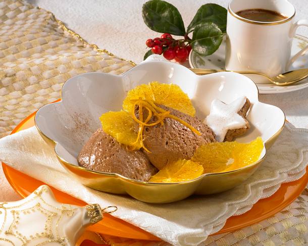 Schoko-Mousse mit Orangen Rezept Schoko-Mousse mit Orangen Rezept