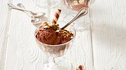  Schoko-Nuss-Eis Rezept - Foto: House of Food / Bauer Food Experts KG