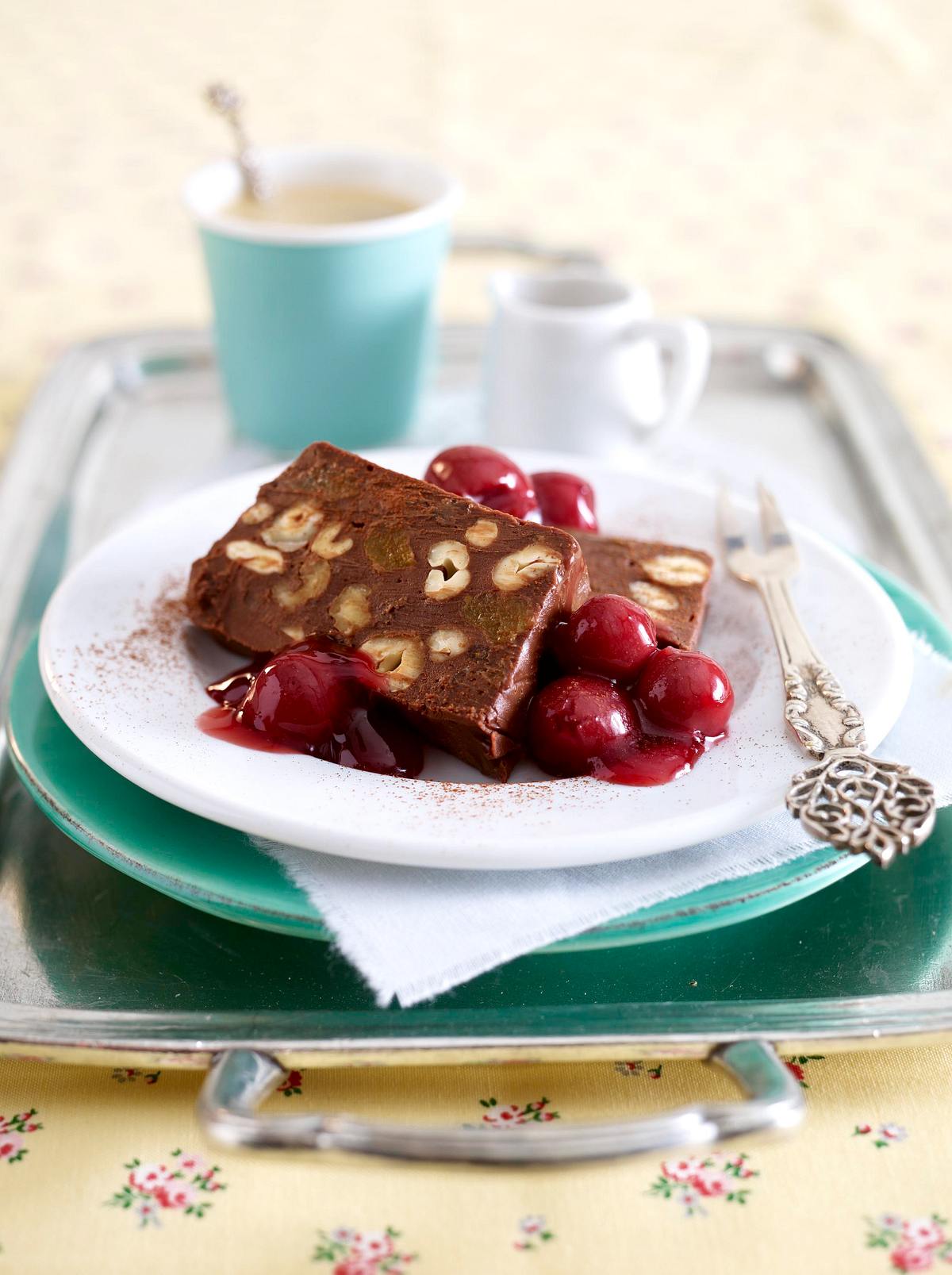 Schoko-Nuss-Pastete mit Vanillekirschen Rezept