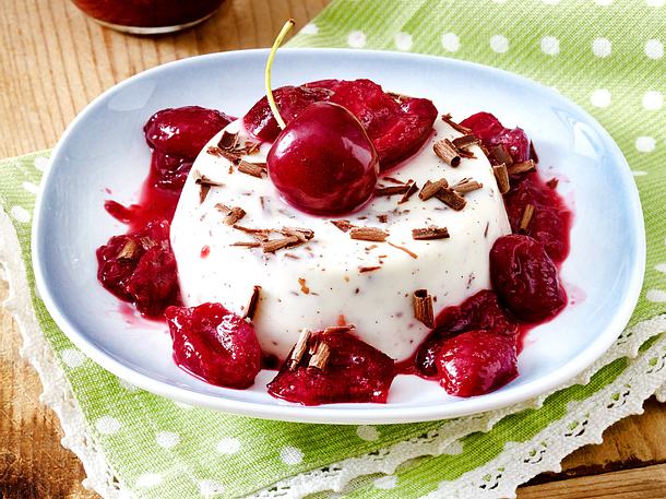 Schoko-Panna Cotta mit Kirsch-Kompott Rezept