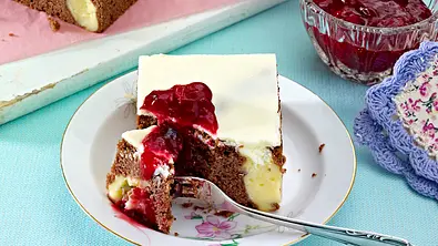 Schoko-Pudding-Kleckskuchen Rezept - Foto: LECKER @ Bauer Media Group