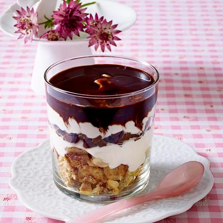Schoko-Quarkbecher mit Mandeln Rezept