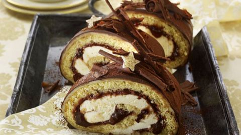 Schoko-Sahne-Rolle mit Pflaumenmus Rezept - Foto: House of Food / Bauer Food Experts KG