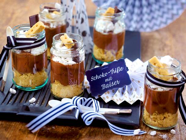 Schoko-Trifle mit Baiser Rezept