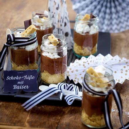Schoko-Trifle mit Baiser Rezept Schoko-Trifle mit Baiser Rezept