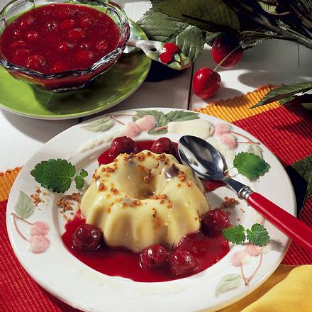 Schoko-Vanillepudding mit Kirschen Rezept Schoko-Vanillepudding mit Kirschen Rezept