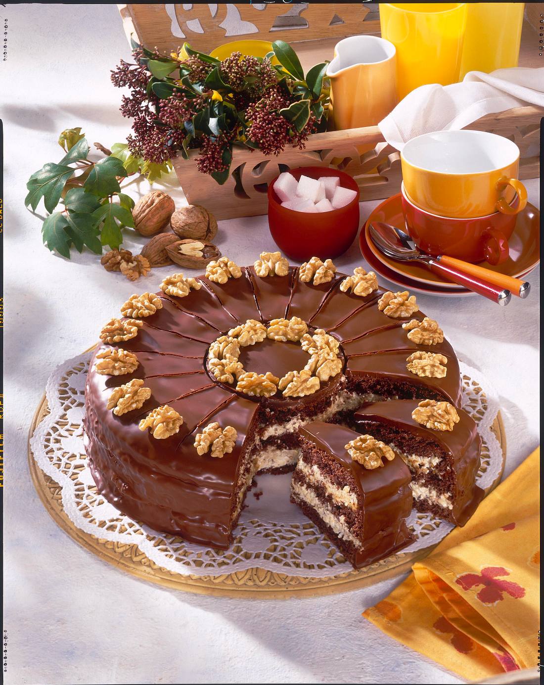 Schoko-Walnuss-Torte Rezept | LECKER