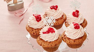 Schoko-Würz-Cupcakes mit Preiselbeerhaube Rezept - Foto: House of Food / Bauer Food Experts KG