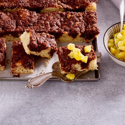Schokobutterkuchen mit Ananassalsa Rezept Schokobutterkuchen mit Ananassalsa Rezept
