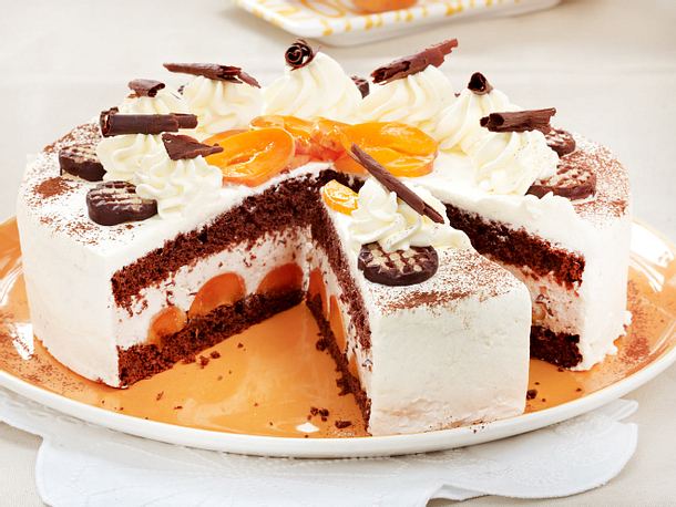 Schokokuss-Torte mit Aprikosen Rezept Schokokuss-Torte mit Aprikosen Rezept
