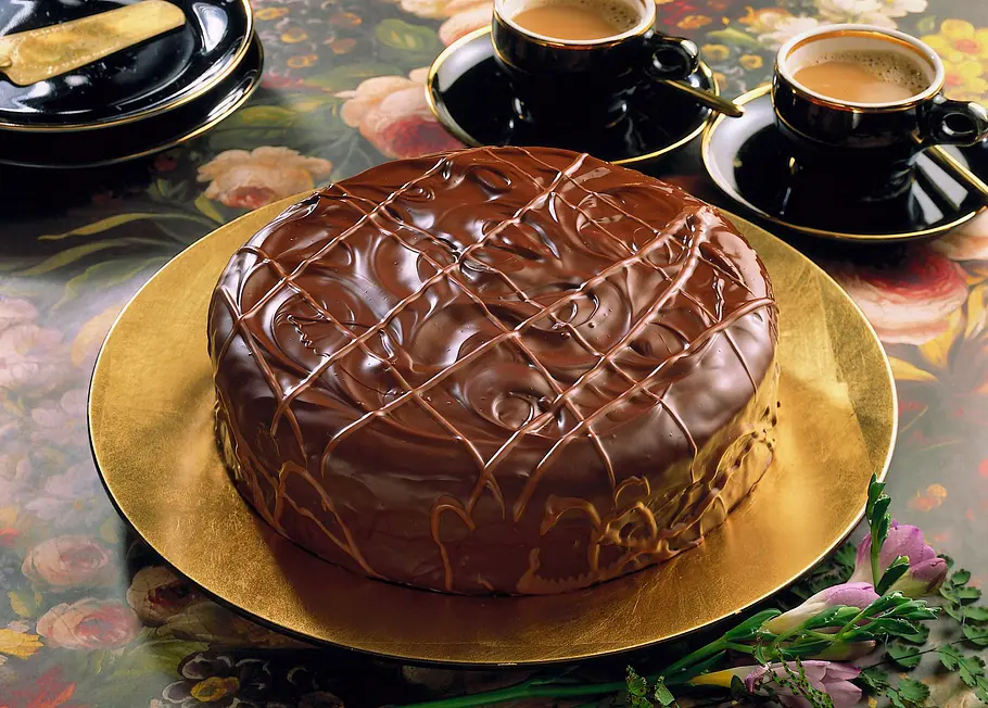 Schokoladen-Biskuit-Torte Rezept Schokoladen-Biskuit-Torte Rezept