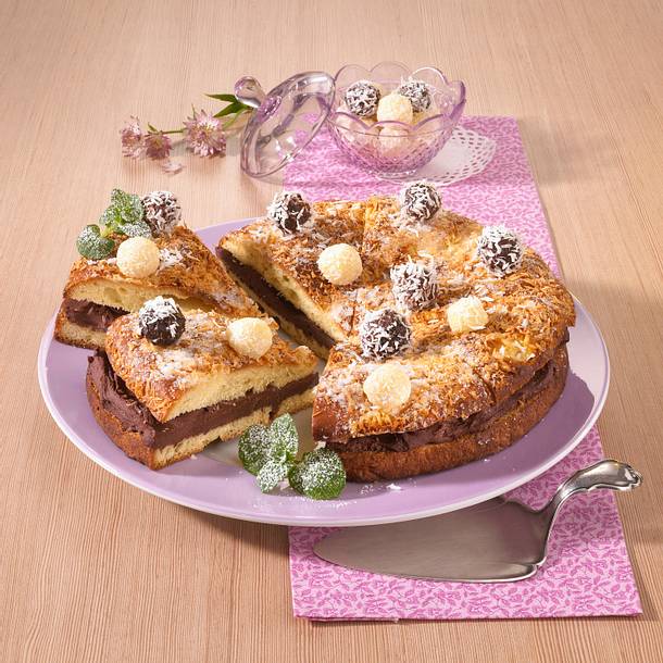 Schokoladen-Butterkuchen mit Kokos Rezept Schokoladen-Butterkuchen mit Kokos Rezept