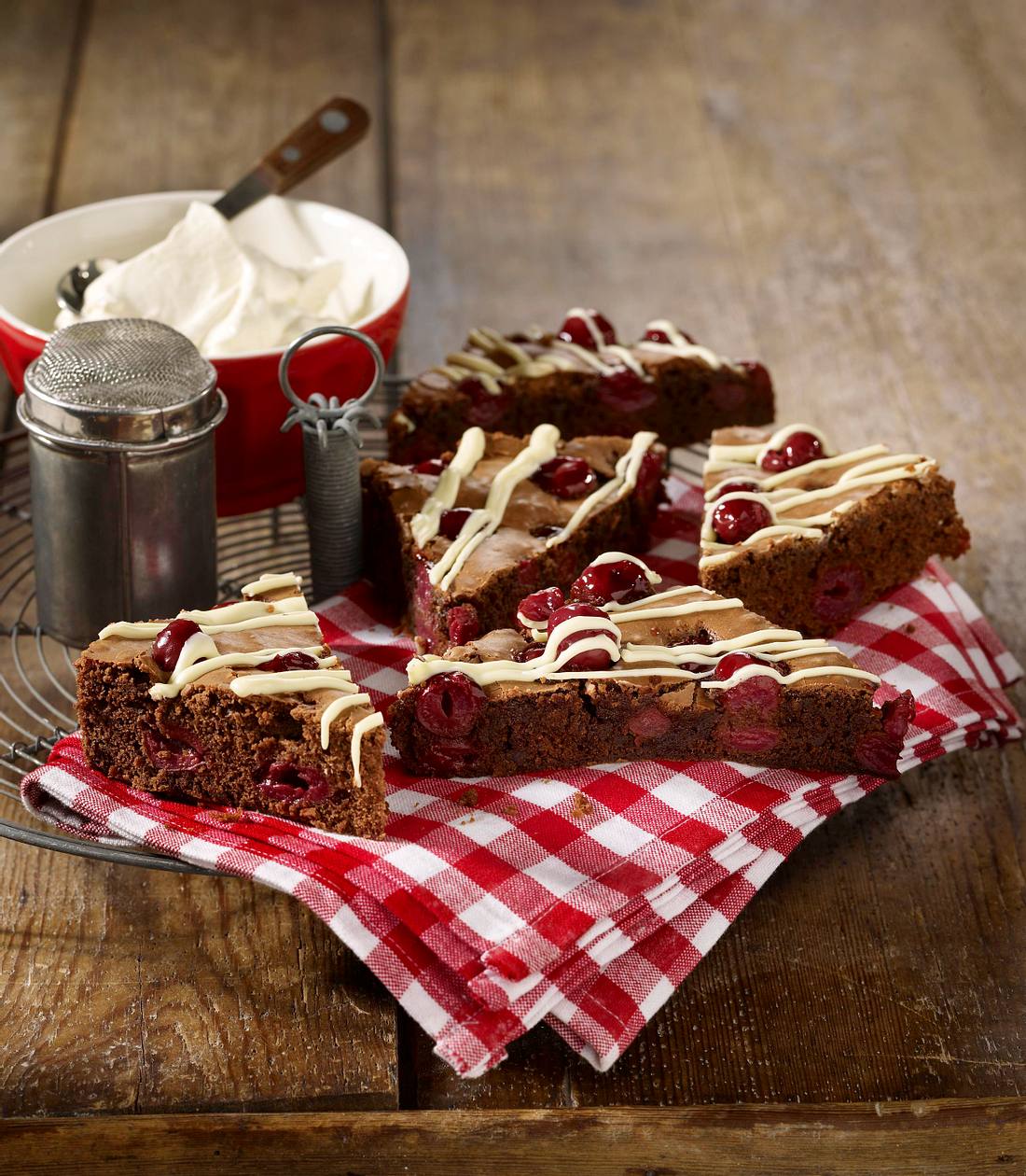 Schokoladen-Kirschkuchen Rezept | LECKER