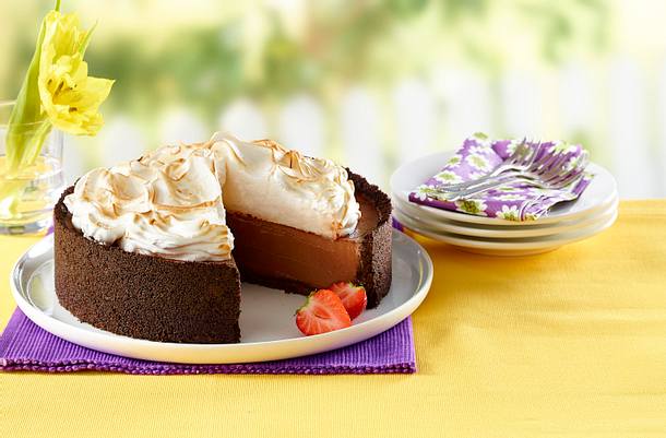 Schokoladen-Kuchen mit Baiserhaube Rezept Schokoladen-Kuchen mit Baiserhaube Rezept
