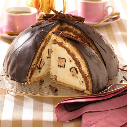 Schokoladen-Kuppeltorte mit Baumkuchencreme Rezept Schokoladen-Kuppeltorte mit Baumkuchencreme Rezept