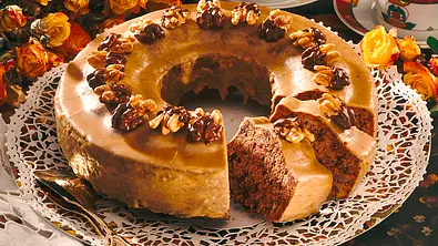 Schokoladen-Walnusskuchen, amerikanisch Rezept - Foto: LECKER @ Bauer Media Group
