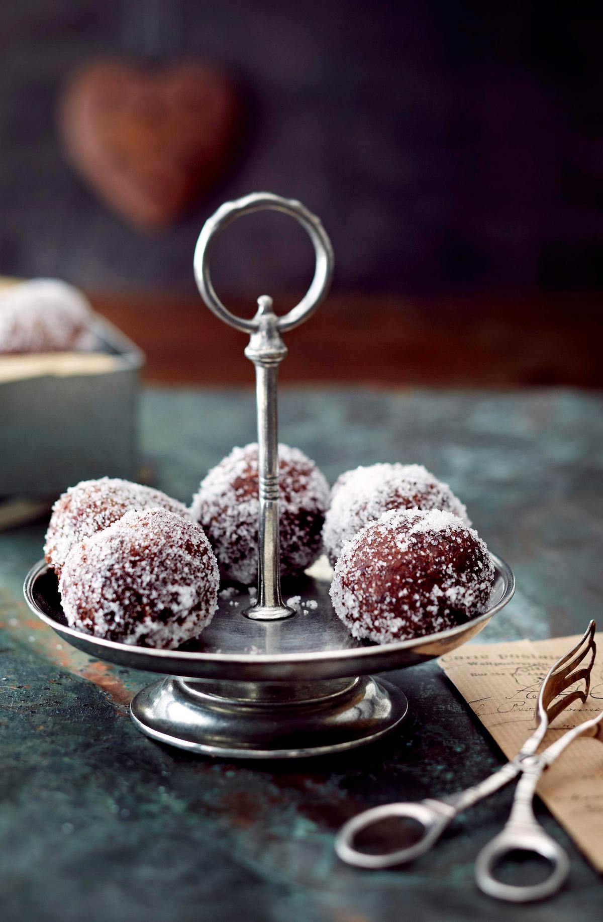 Schokoladenbällchen mit Kirschkonfitüre Rezept