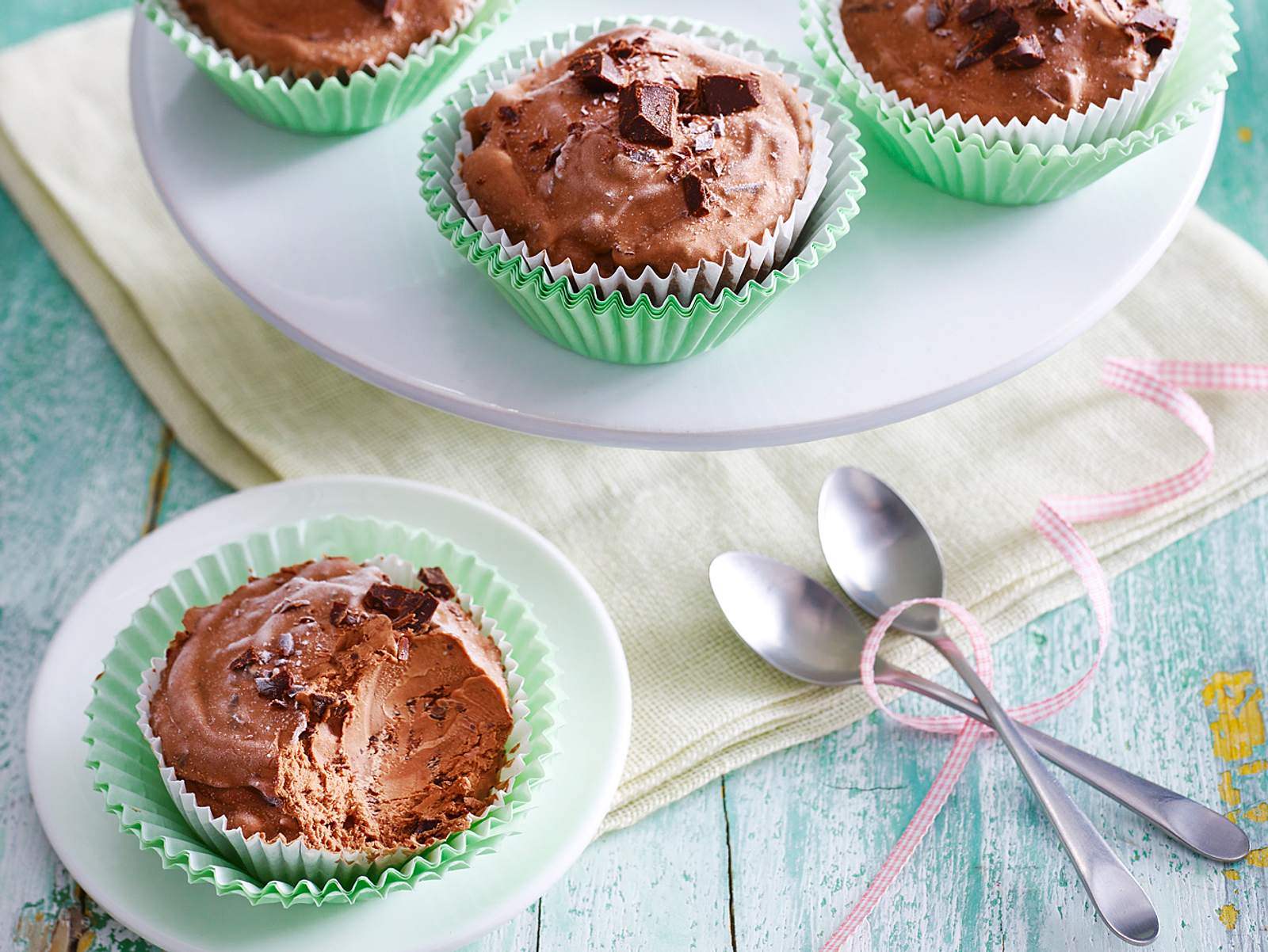 Schokoladeneis-Muffins Rezept | LECKER