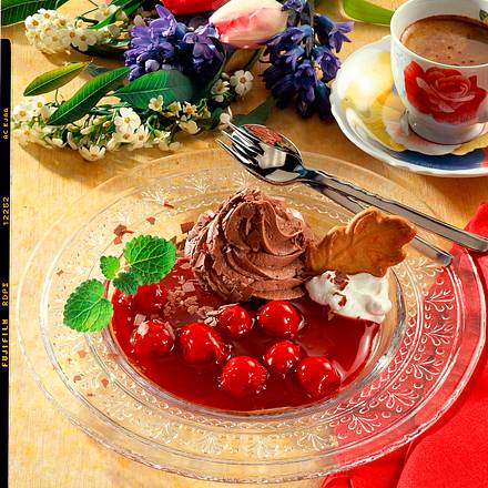 Schokoladenmousse mit Kirschkompott Rezept