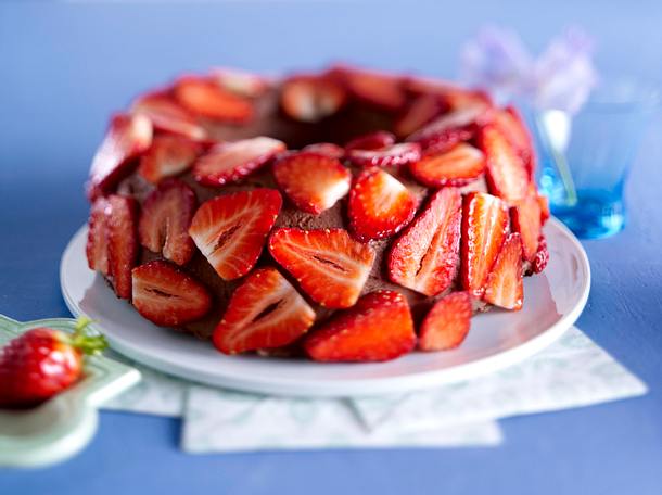 Schokoladenring mit Erdbeeren Rezept Schokoladenring mit Erdbeeren Rezept