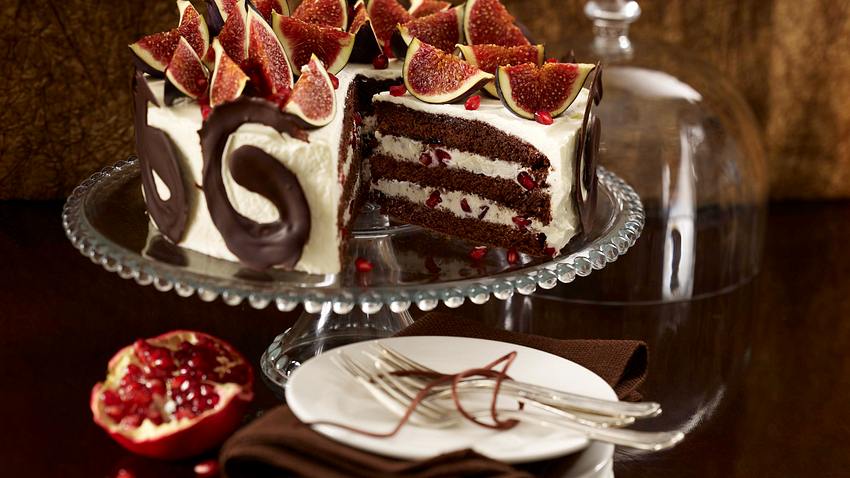 Schokoladentorte mit Granatapfelsahne Rezept - Foto: House of Food / Bauer Food Experts KG