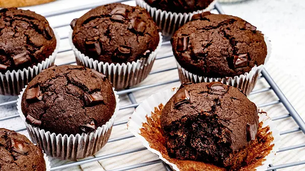 Muffins: Schokomuffins - Foto: ShowHeroes für LECKER @ Bauer Media Group Muffins: Schokomuffins - Foto: ShowHeroes für LECKER @ Bauer Media Group