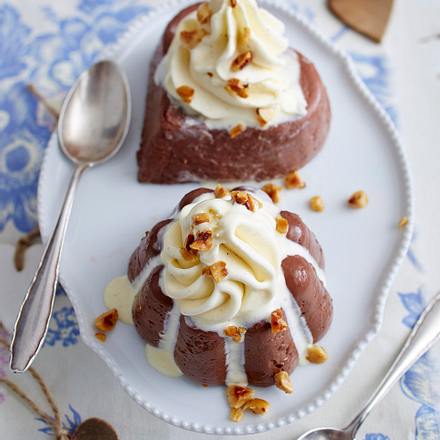 Schokopudding mit Haselnüssen und Vanilleeistuff Rezept Schokopudding mit Haselnüssen und Vanilleeistuff Rezept