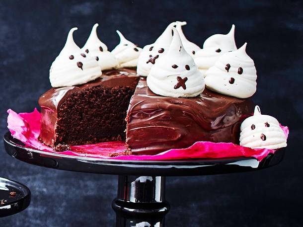 Schokotorte mit Baisergeistern Rezept Schokotorte mit Baisergeistern Rezept