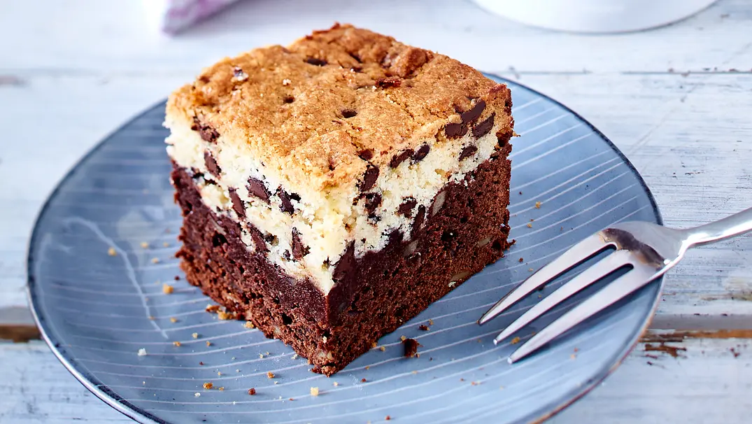 Schokotropfen-Kuchen Rezept - Foto: LECKER @ Bauer Media Group Schokotropfen-Kuchen Rezept - Foto: LECKER @ Bauer Media Group