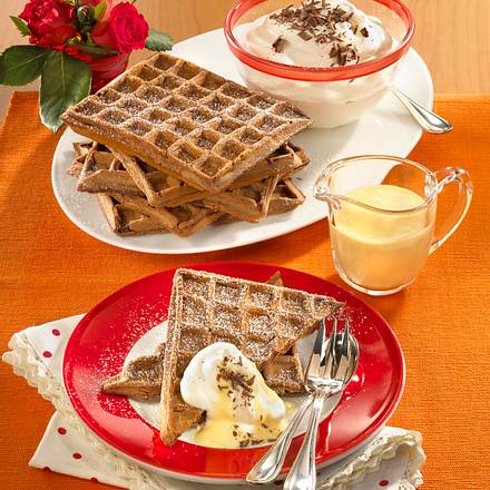 Schokowaffeln mit Vanillesoße Rezept Schokowaffeln mit Vanillesoße Rezept
