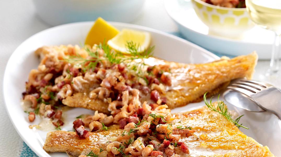 Scholle Finkenwerder Art für zwei Seemänner Rezept - Foto: LECKER @ Bauer Media Group