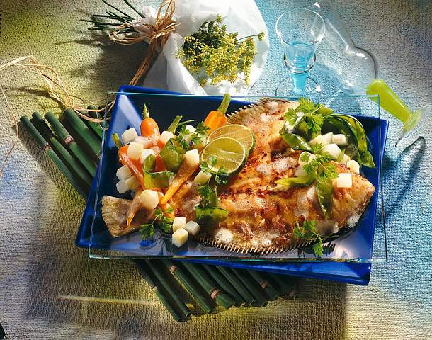 Scholle mit jungem Gemüse Rezept Scholle mit jungem Gemüse Rezept