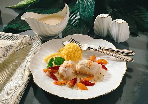 Schollenröllchen mit Früchten Rezept Schollenröllchen mit Früchten Rezept