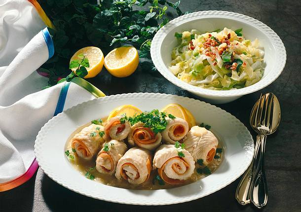 Schollenröllchen mit Möhrenfüllung Rezept Schollenröllchen mit Möhrenfüllung Rezept