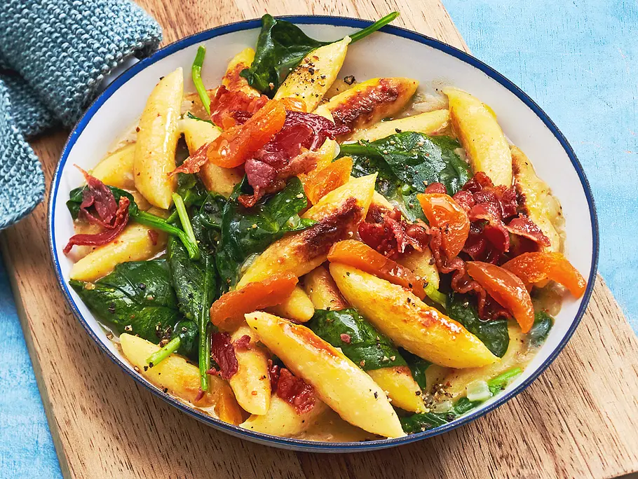 Schupfnudel-Pfanne mit Bacon und Aprikosen Rezept Schupfnudel-Pfanne mit Bacon und Aprikosen Rezept